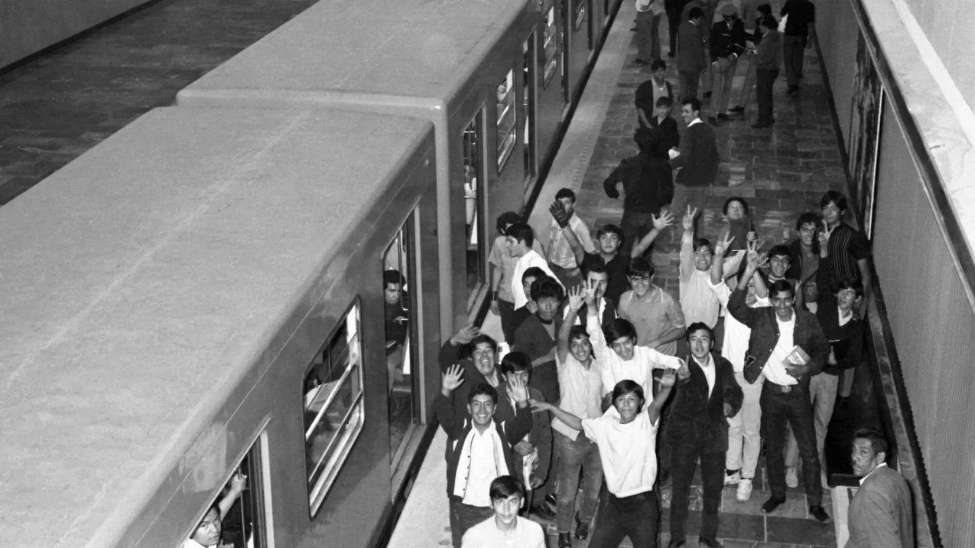 Metro 55 años  (4)